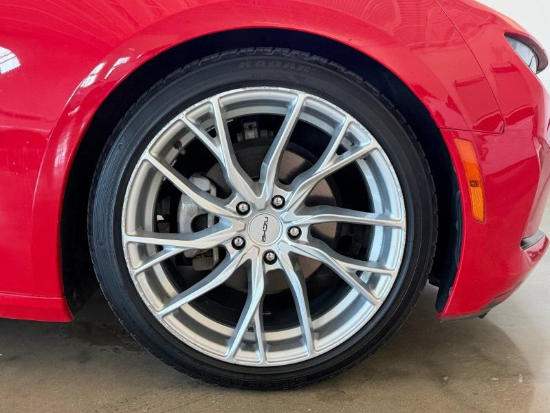 Used 2019 Chevrolet Camaro LT w/ RS Package RWD image 10