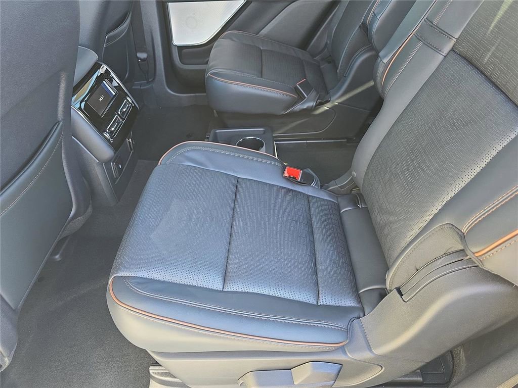 New 2026 Lincoln Aviator Black Label w/ Black Label Special Edition image 13