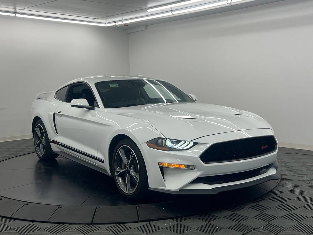 Used 2022 Ford Mustang GT Premium w/ Equipment Group 401A RWD image 3