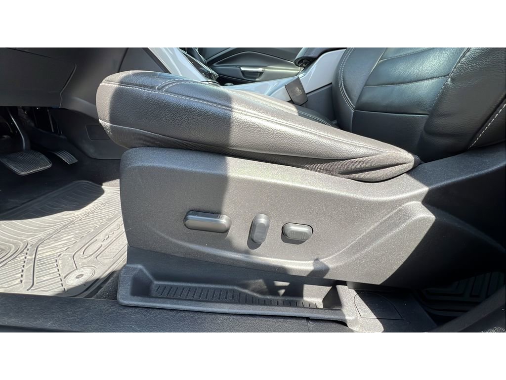 Used 2016 Ford C-MAX Energi SEL w/ Equipment Group 301A FWD image 25