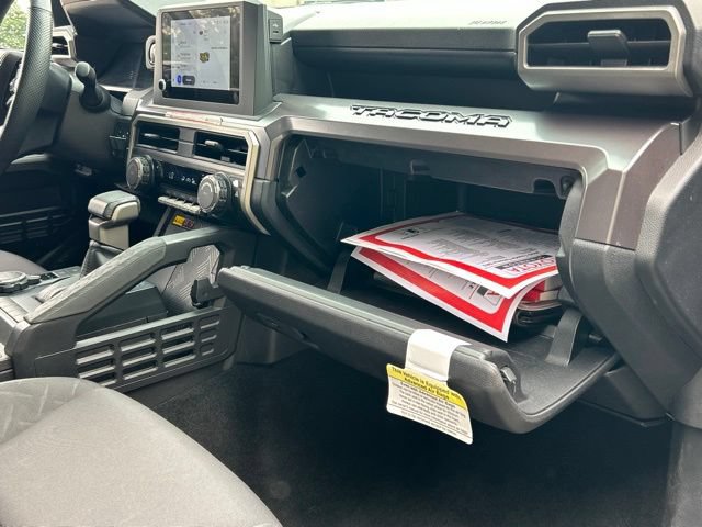 Certified 2025 Toyota Tacoma SR5 AWD/4WD image 35
