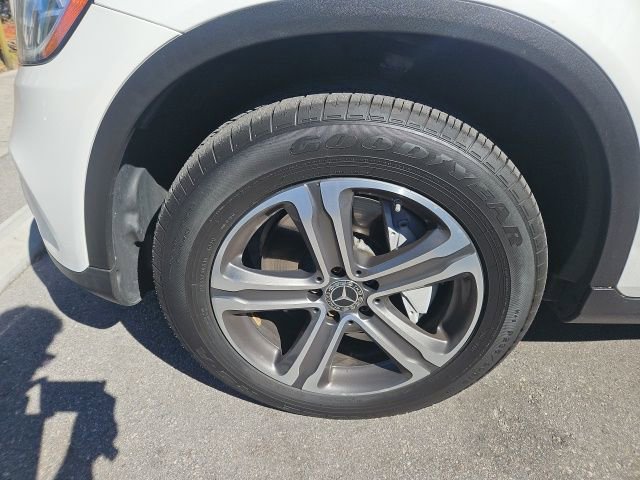 Used 2020 Mercedes-Benz GLC 300 4MATIC w/ Multimedia Package image 10