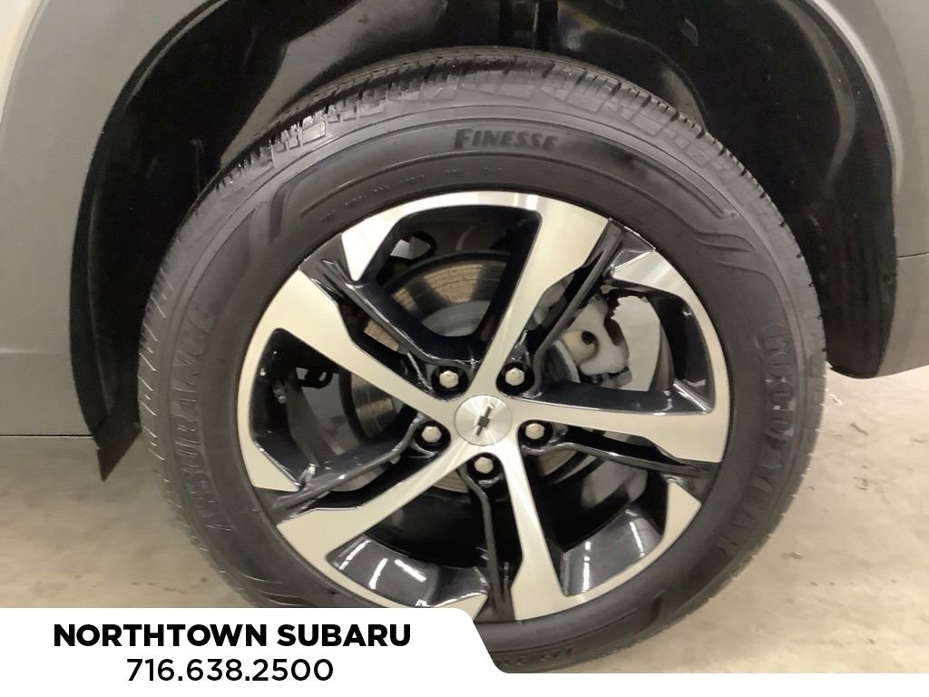 Used 2024 Chevrolet Trax RS FWD image 19