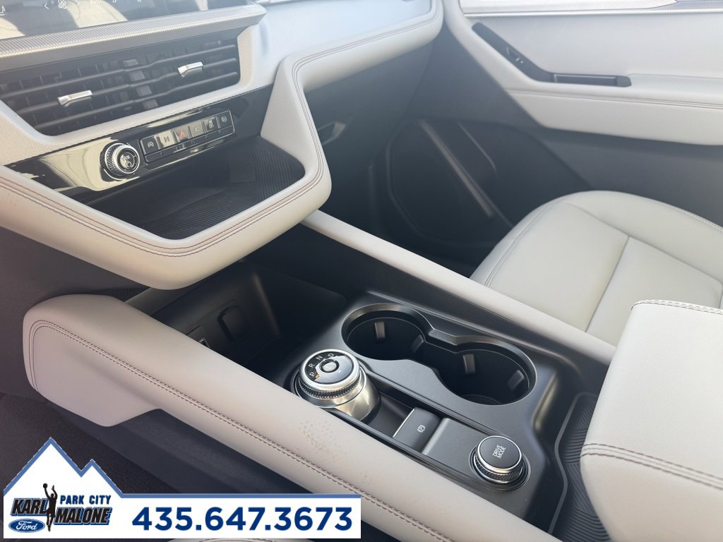 New 2026 Ford Explorer Active w/ Active Comfort Package image 12