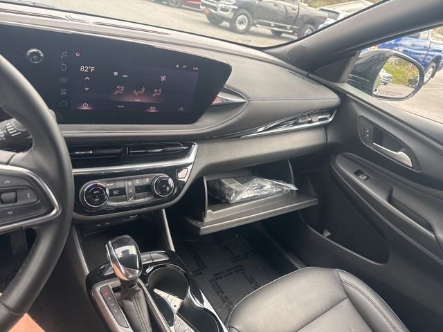 Used 2024 Buick Envista Sport Touring FWD image 25