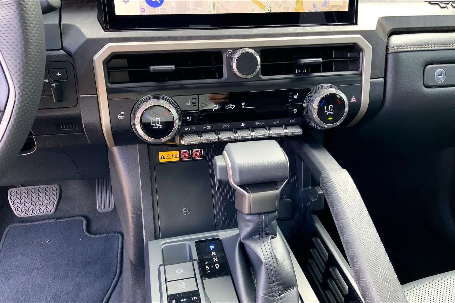 Used 2024 Toyota Tacoma Limited w/ Limited Package (LT) AWD/4WD image 31