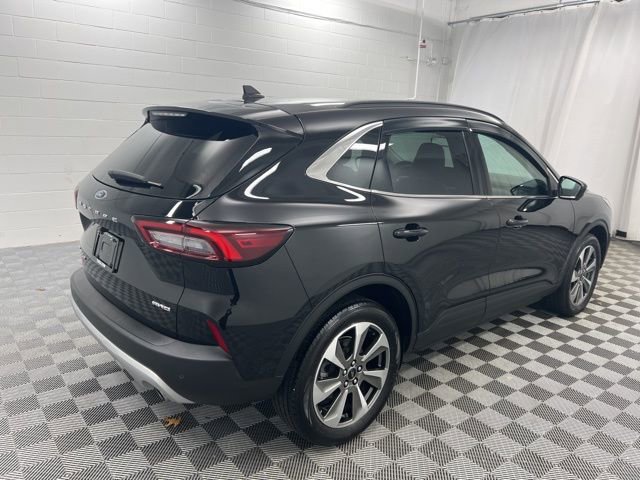 Used 2023 Ford Escape Platinum image 5