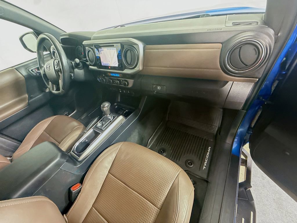 Used 2018 Toyota Tacoma Limited image 28