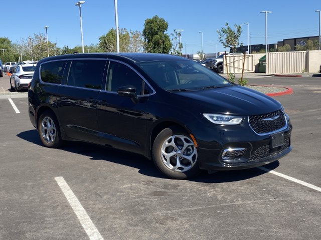 Used 2024 Chrysler Pacifica Limited FWD image 36