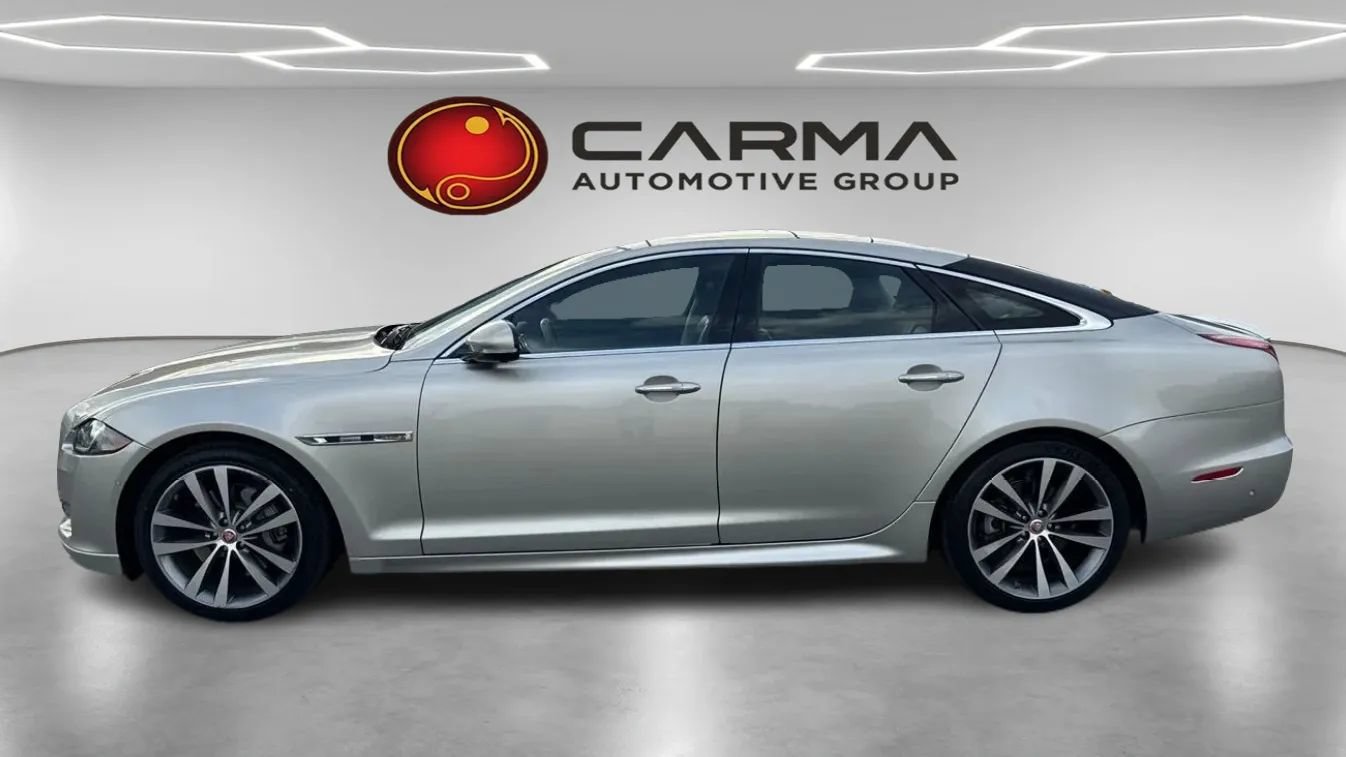 Used 2016 Jaguar XJ R-Sport RWD image 2