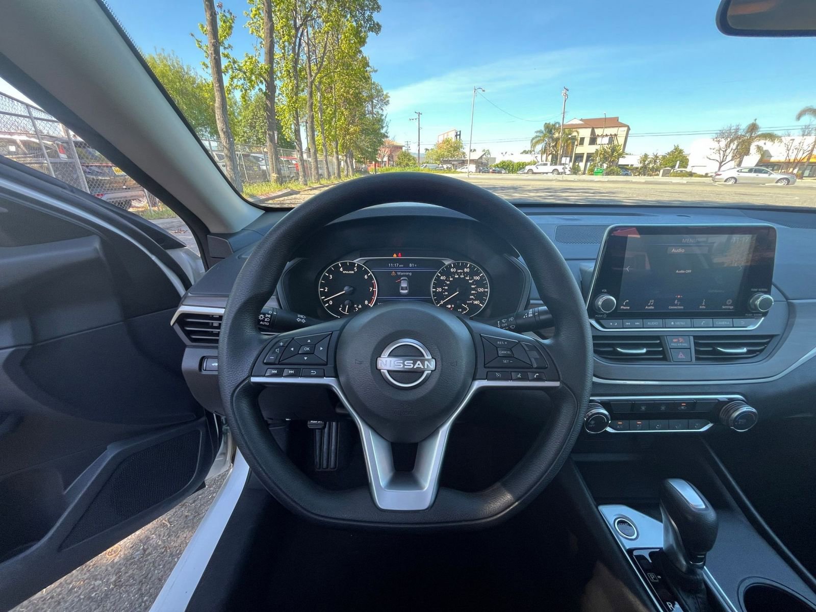 Used 2025 Nissan Altima 2.5 SV FWD image 33