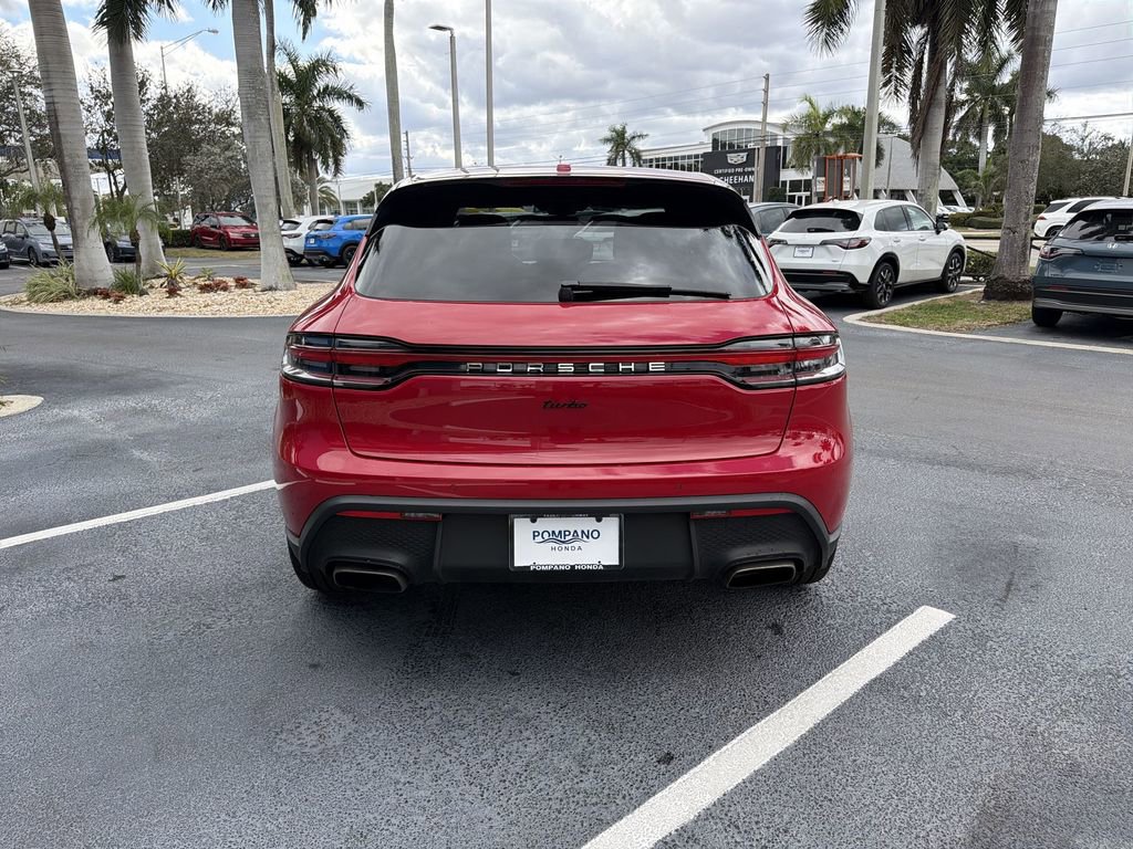 Used 2022 Porsche Macan w/ Premium Package Plus image 9