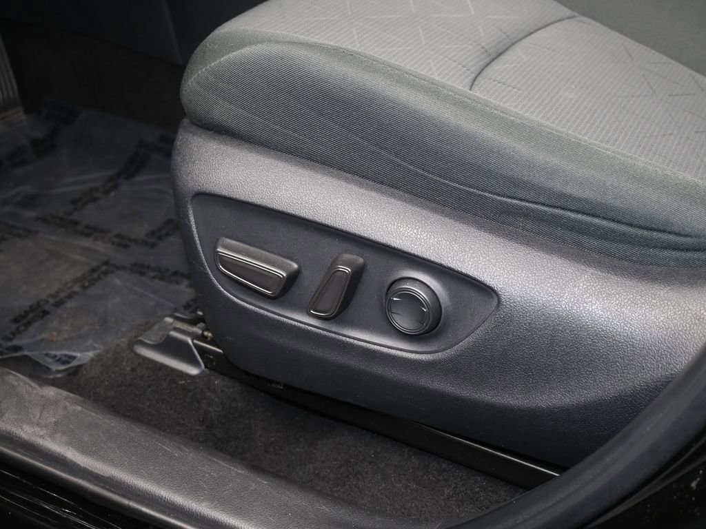 Used 2024 Toyota RAV4 XLE image 12