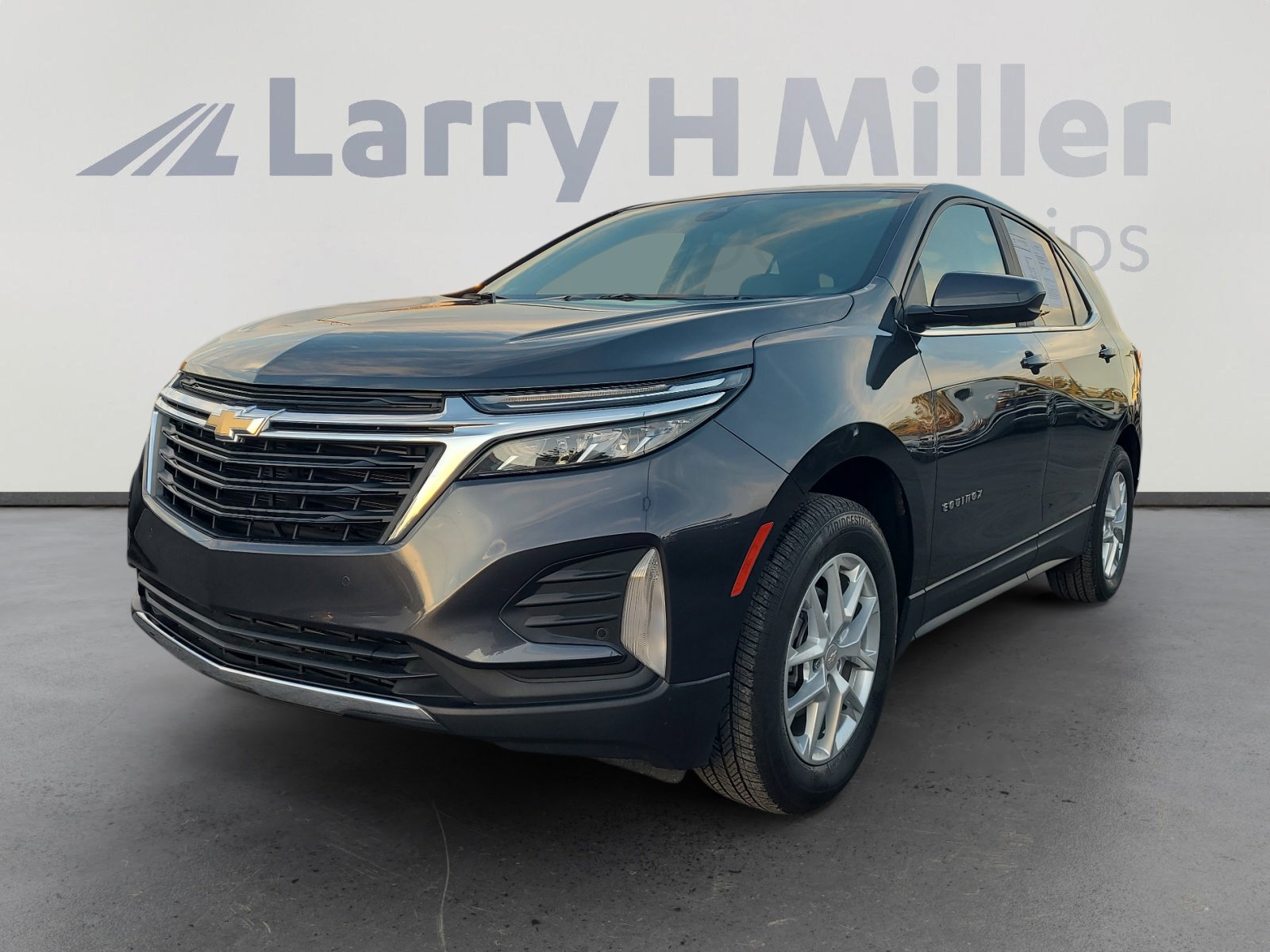 Used 2023 Chevrolet Equinox LT image 1