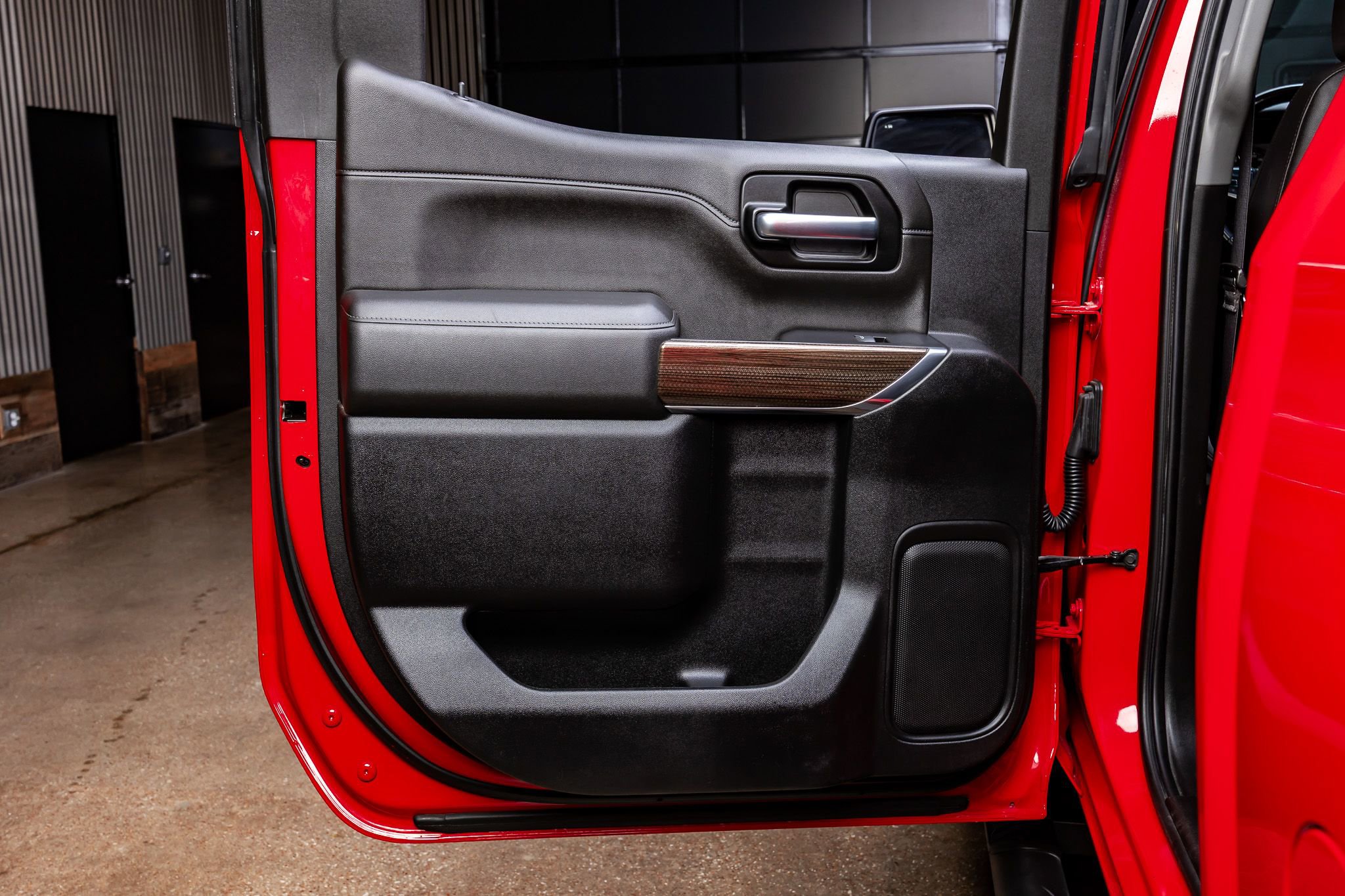 Used 2019 Chevrolet Silverado 1500 LT Trail Boss AWD/4WD image 38