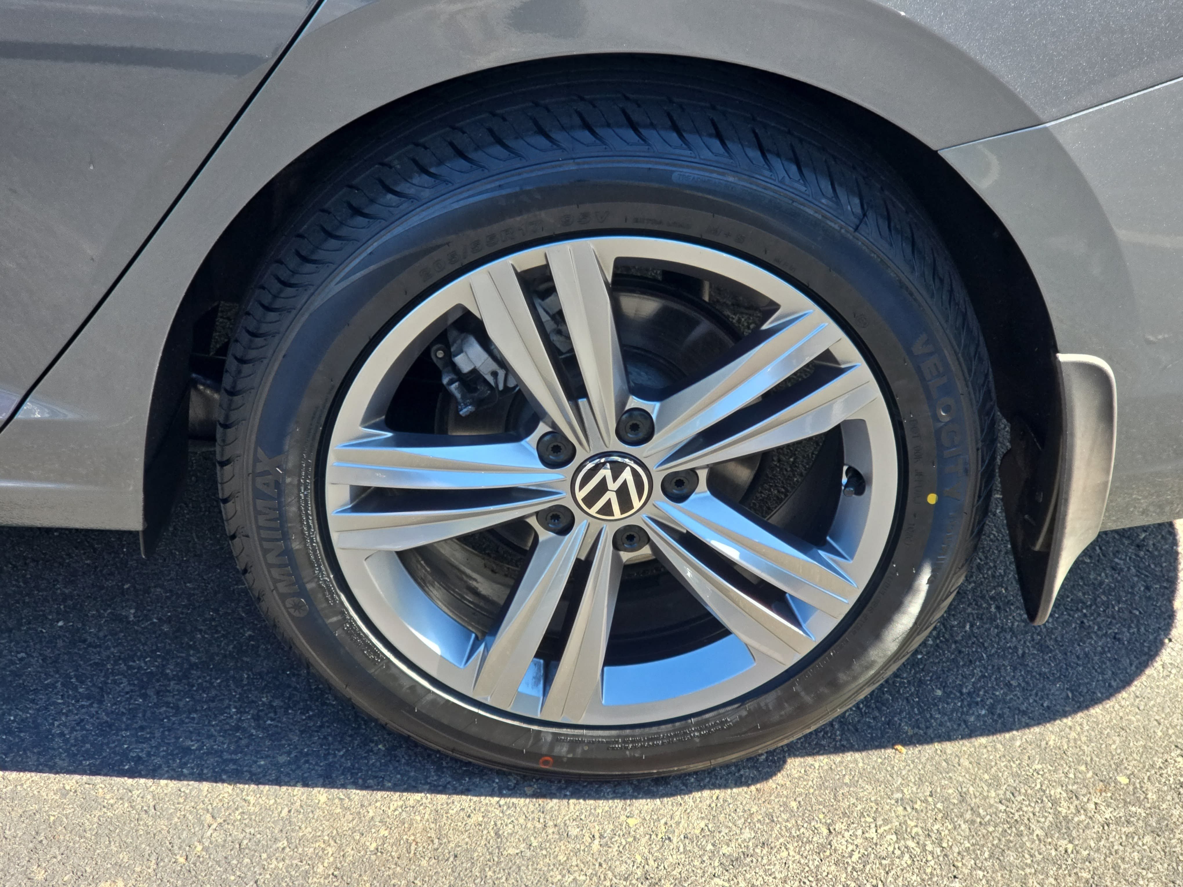 Certified 2023 Volkswagen Jetta SE w/ Panoramic Sunroof Package FWD image 33