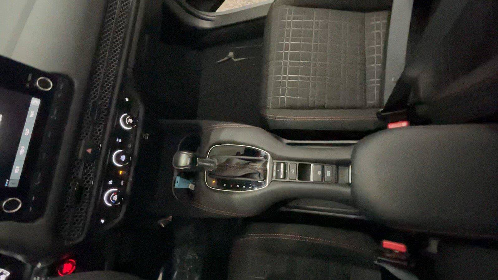 Used 2025 Honda HR-V Sport image 39