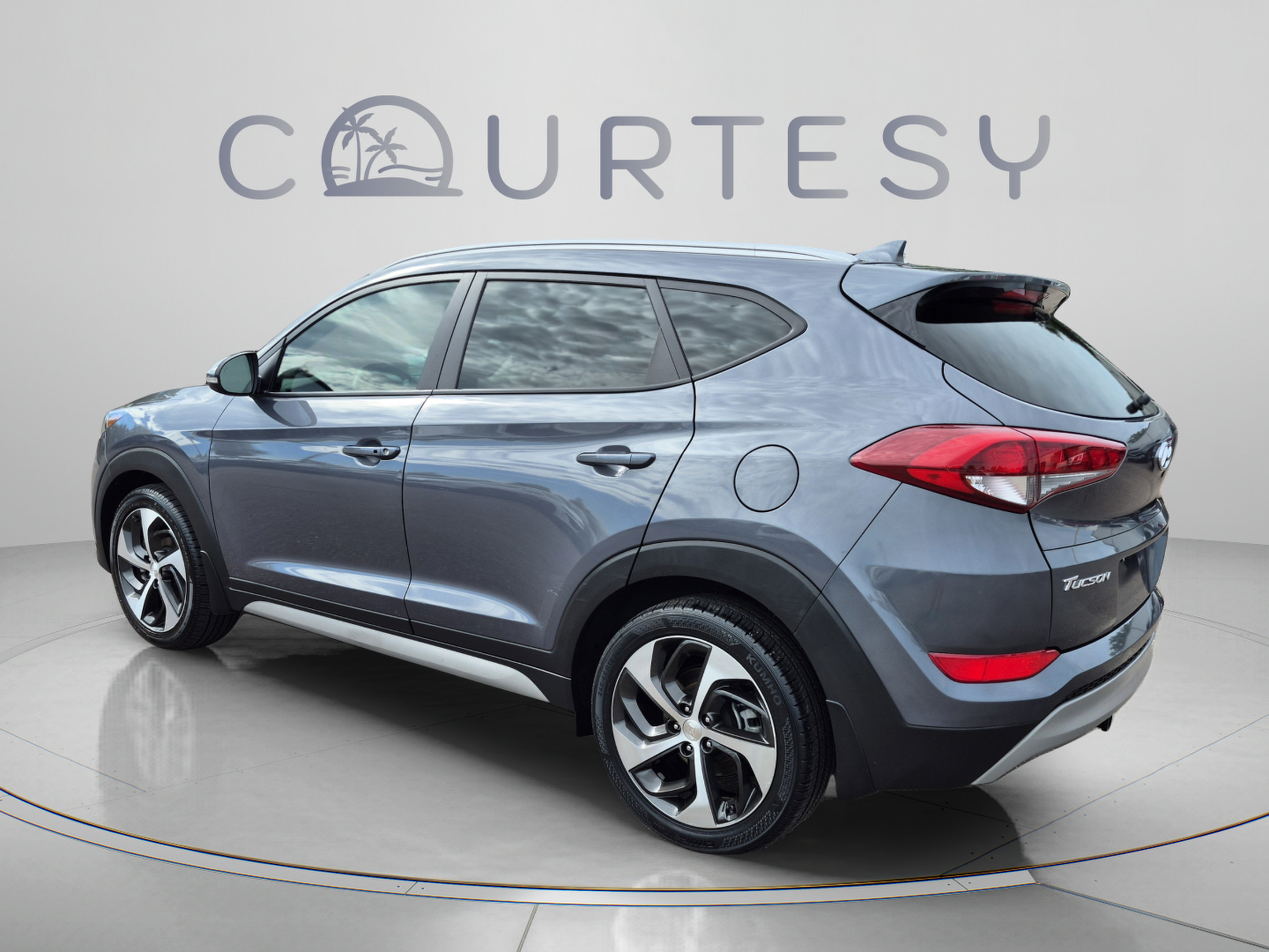 Used 2018 Hyundai Tucson Sport FWD image 3