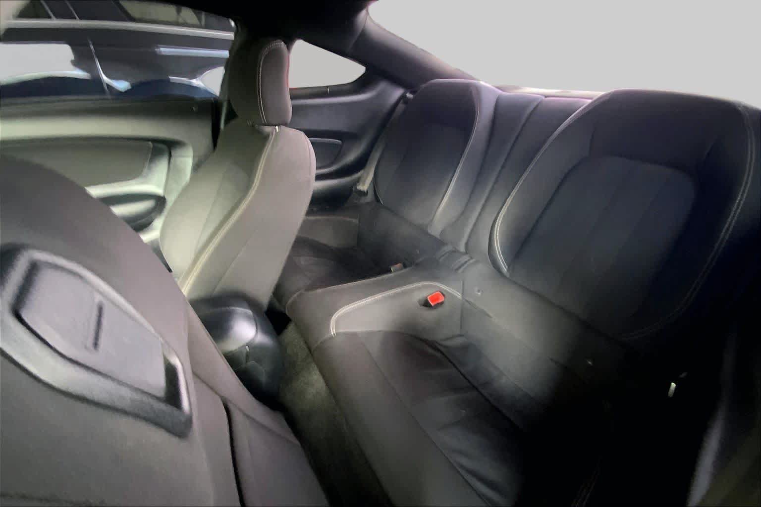 Used 2018 Ford Mustang Coupe RWD image 17