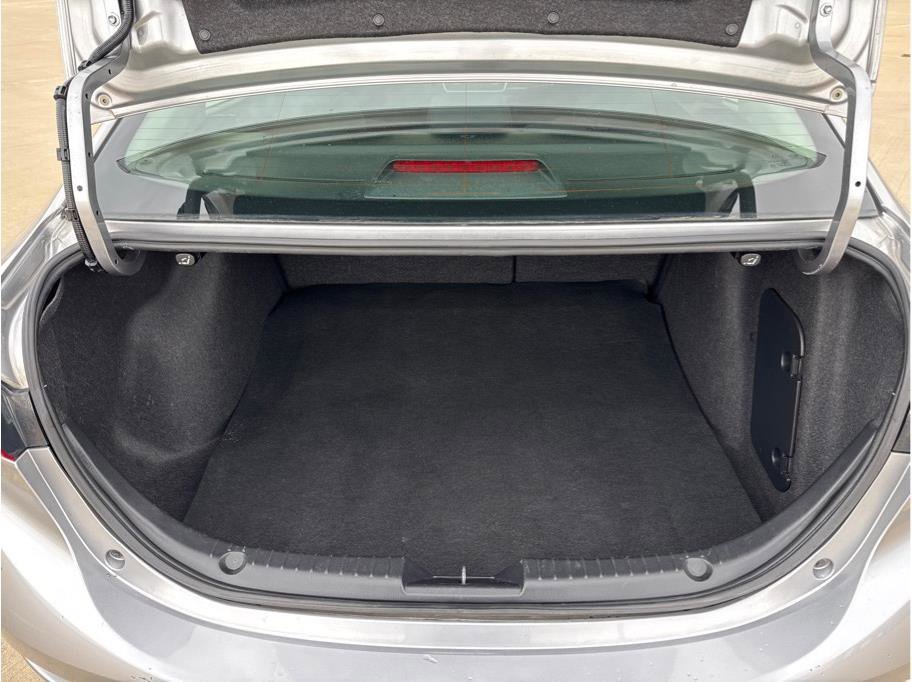 Used 2014 MAZDA MAZDA3 i Touring image 11