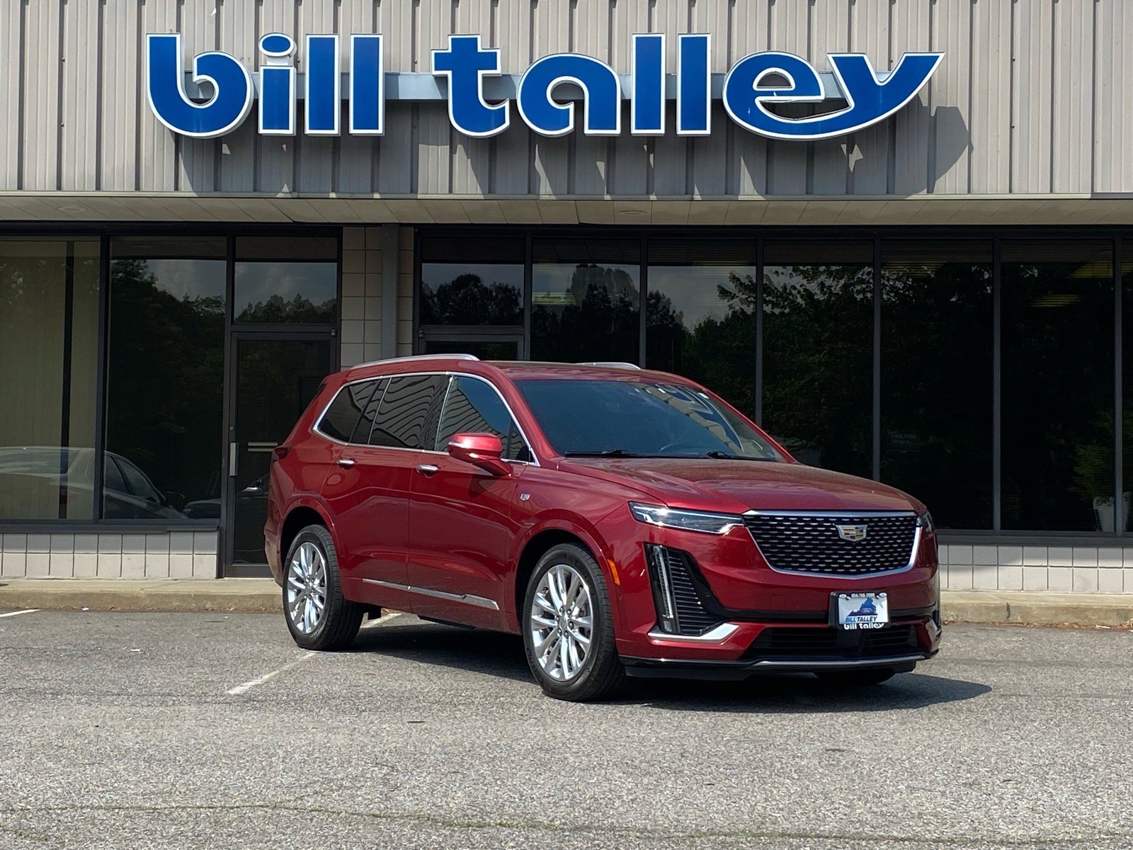 Used 2020 Cadillac XT6 Premium Luxury w/ Platinum Package AWD/4WD image 2
