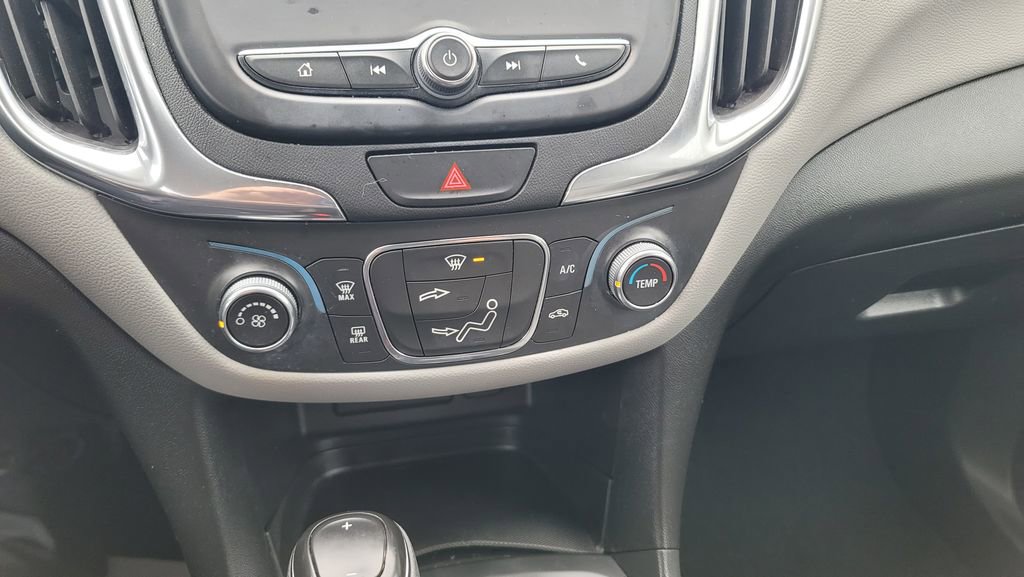 Used 2021 Chevrolet Equinox LS image 22