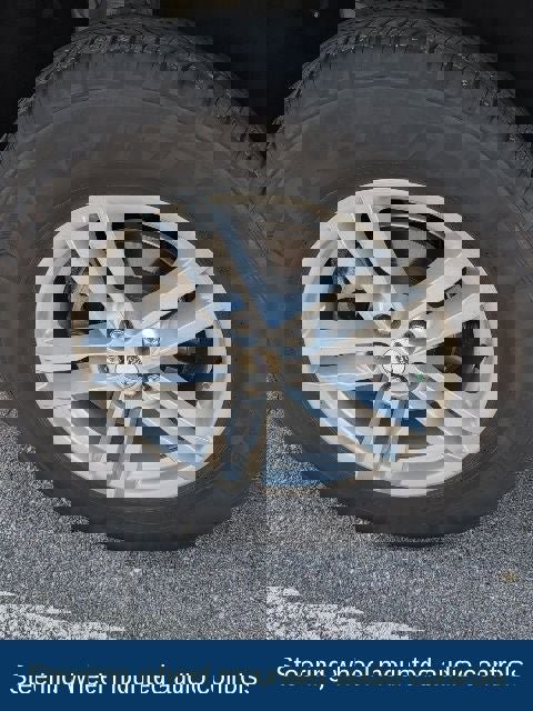 Used 2021 Ford Explorer XLT w/ Class III Trailer Tow Package AWD/4WD image 13