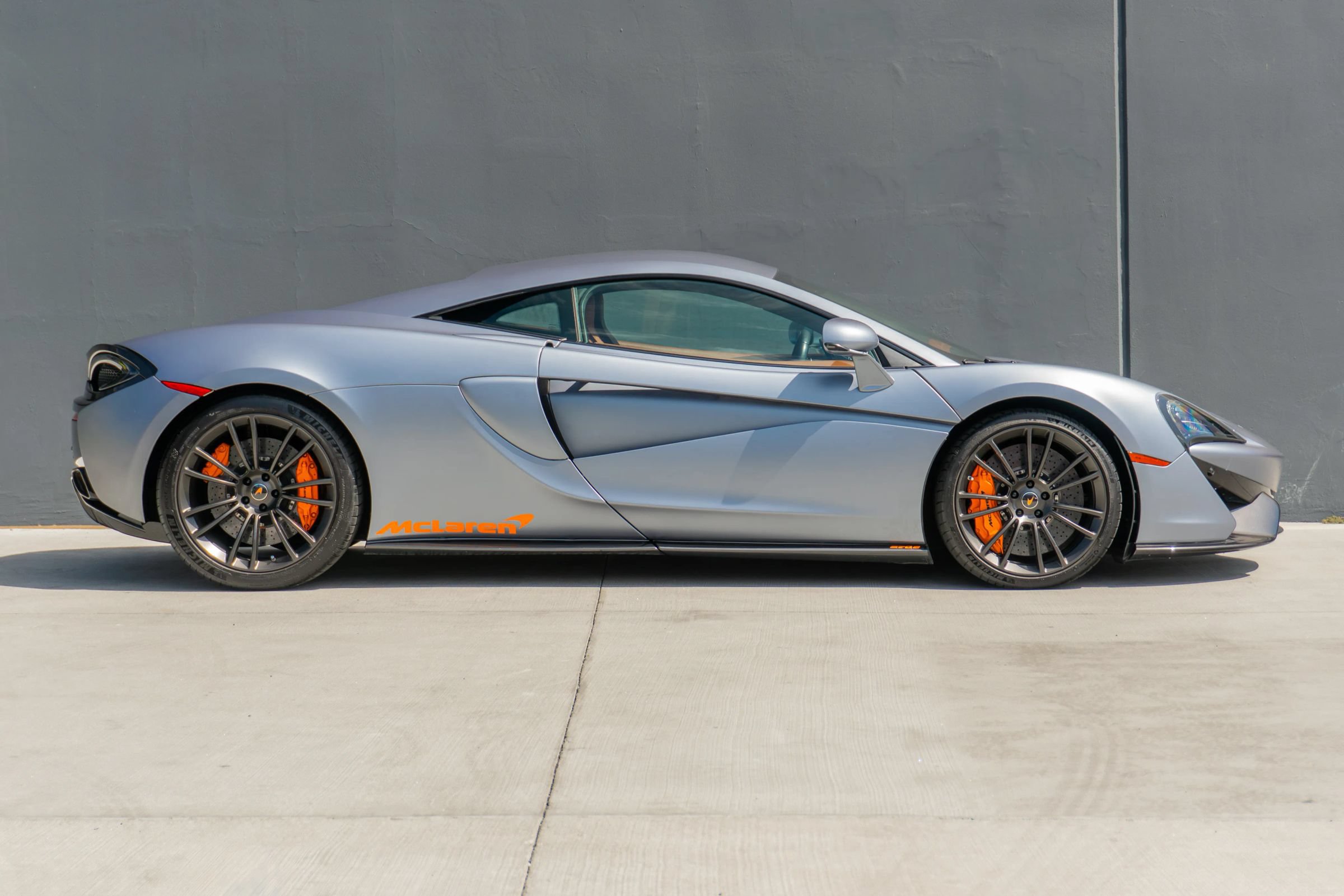 Used 2017 McLaren 570S Coupe RWD image 6