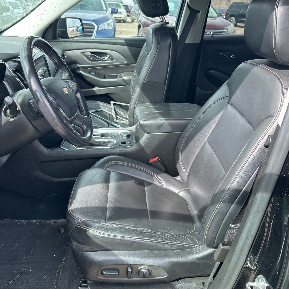 Used 2019 Chevrolet Traverse RS image 3