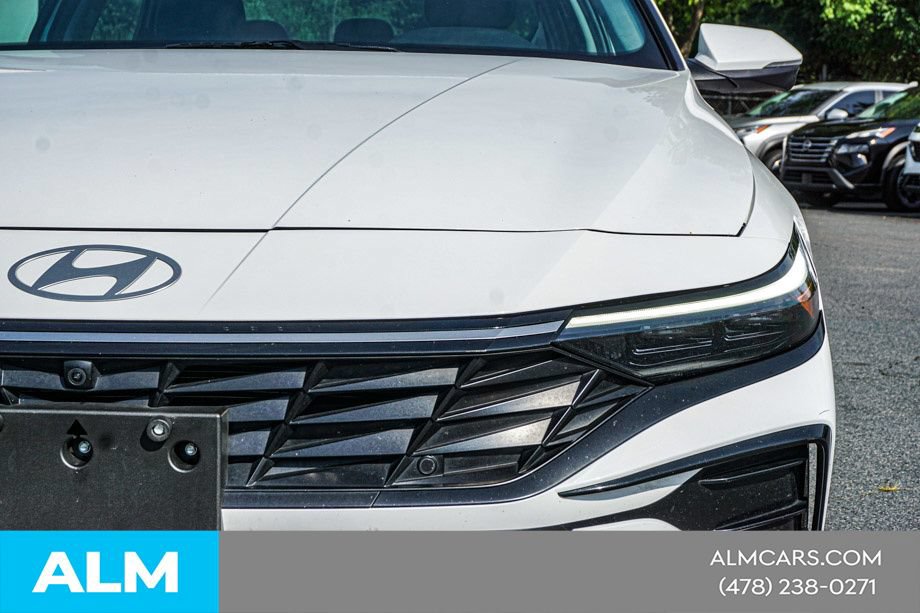 Used 2024 Hyundai Elantra Limited FWD image 12