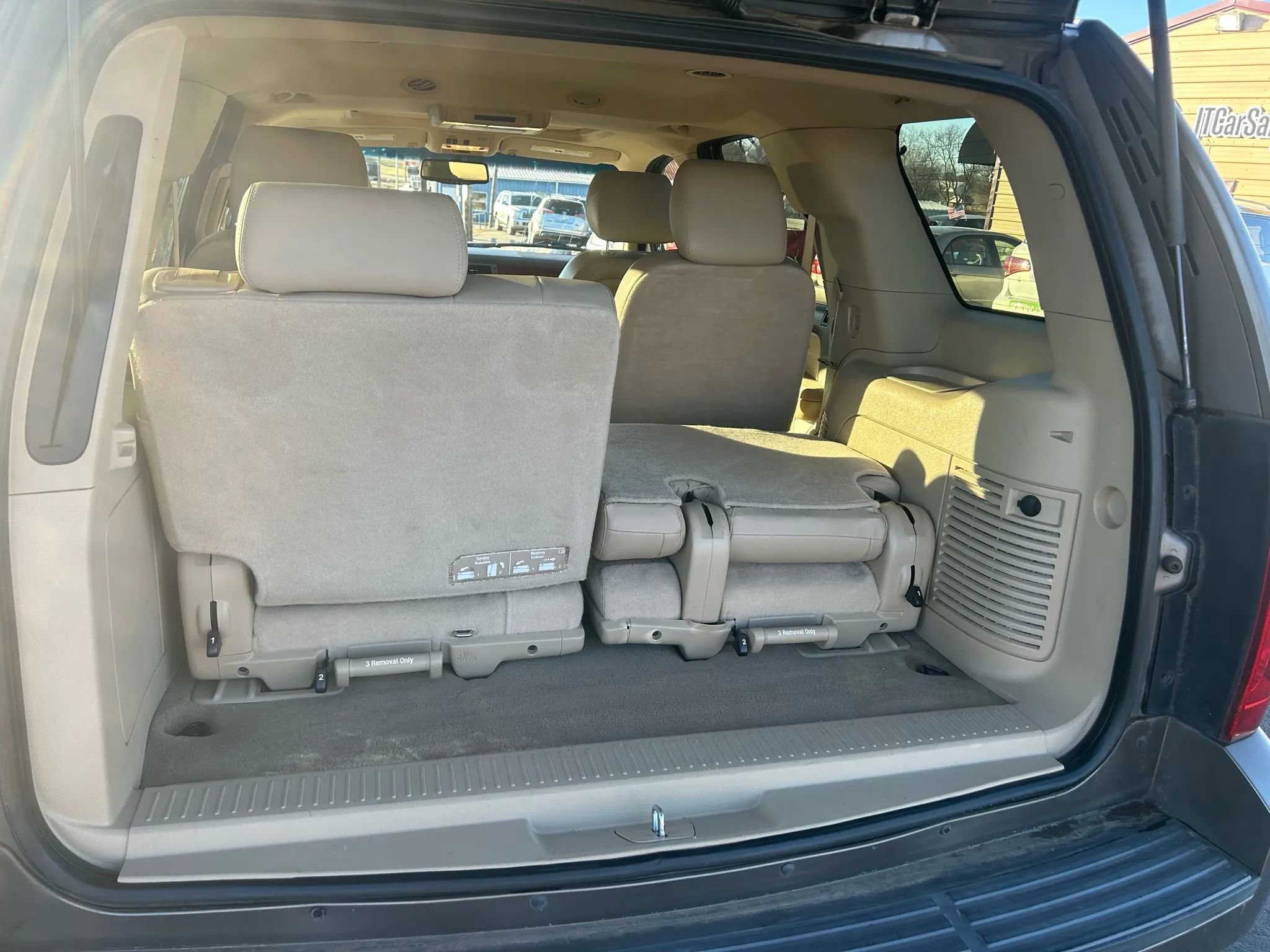 Used 2014 Chevrolet Tahoe LT w/ Luxury Package RWD image 30