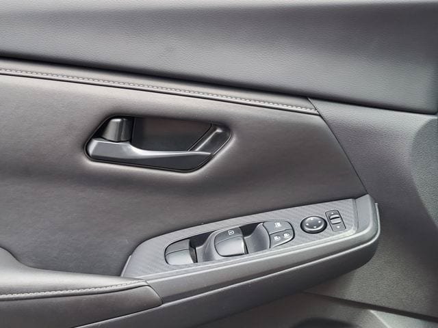 Certified 2025 Nissan Sentra S FWD image 8