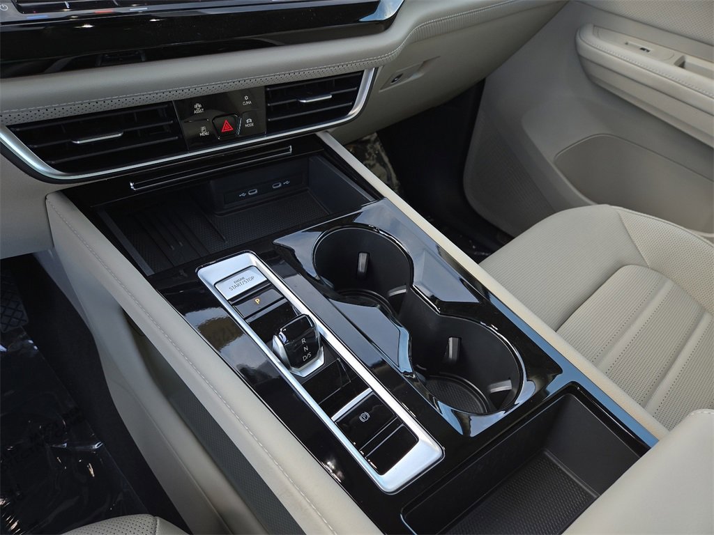 Certified 2025 Volkswagen Atlas SEL image 25