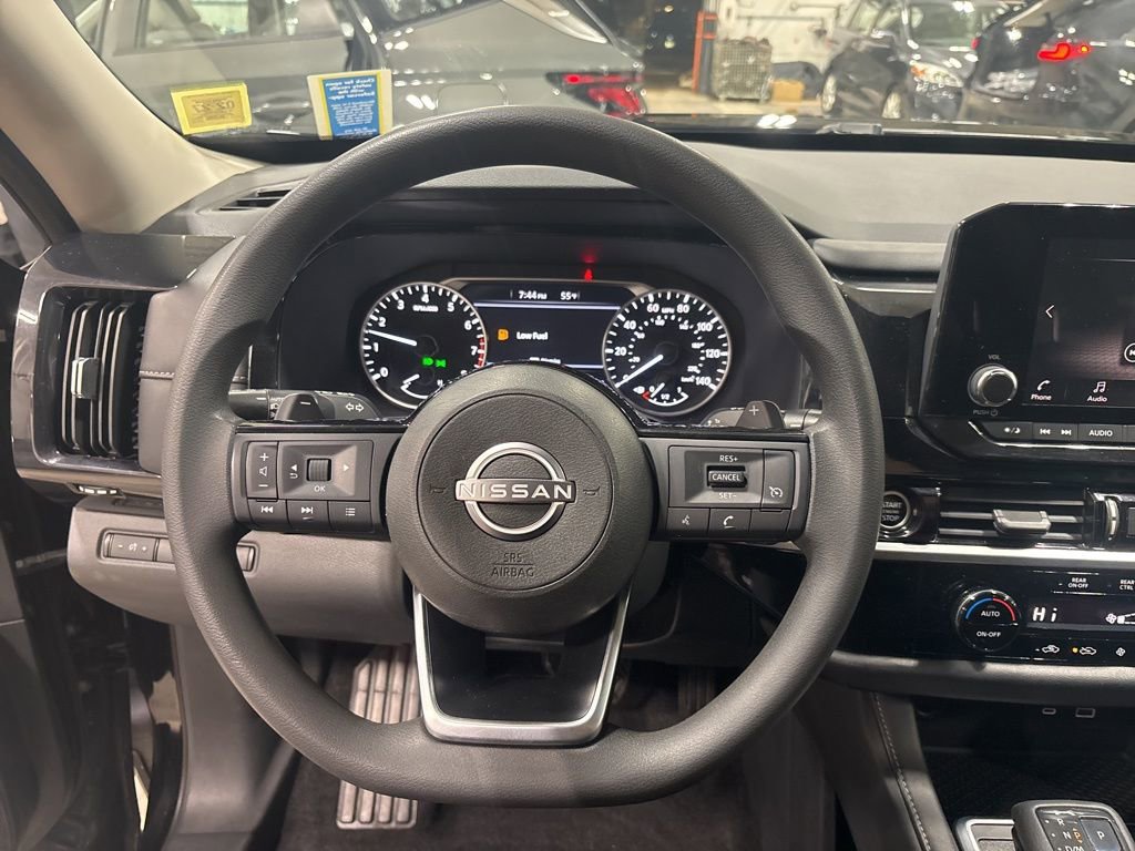 Used 2022 Nissan Pathfinder S image 8