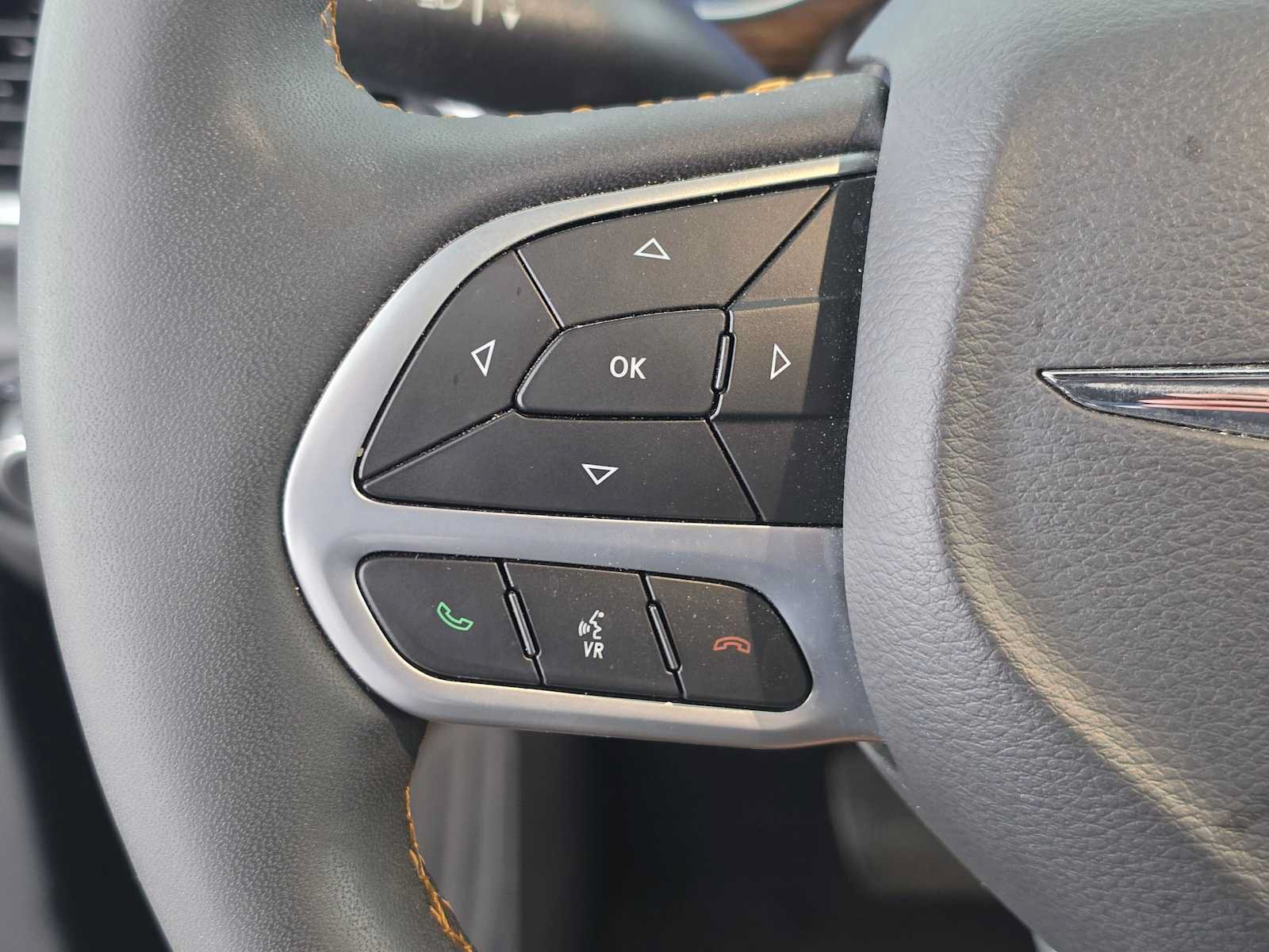 Used 2023 Chrysler Pacifica Pinnacle FWD image 29