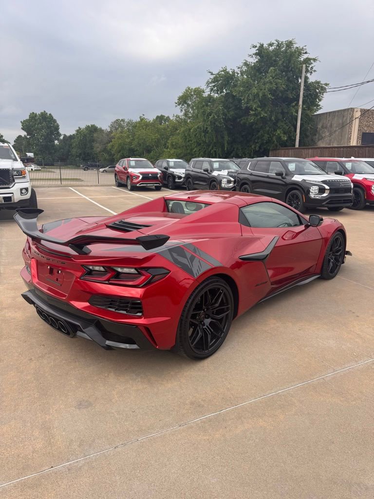 Used 2025 Chevrolet Corvette Z06 RWD image 8