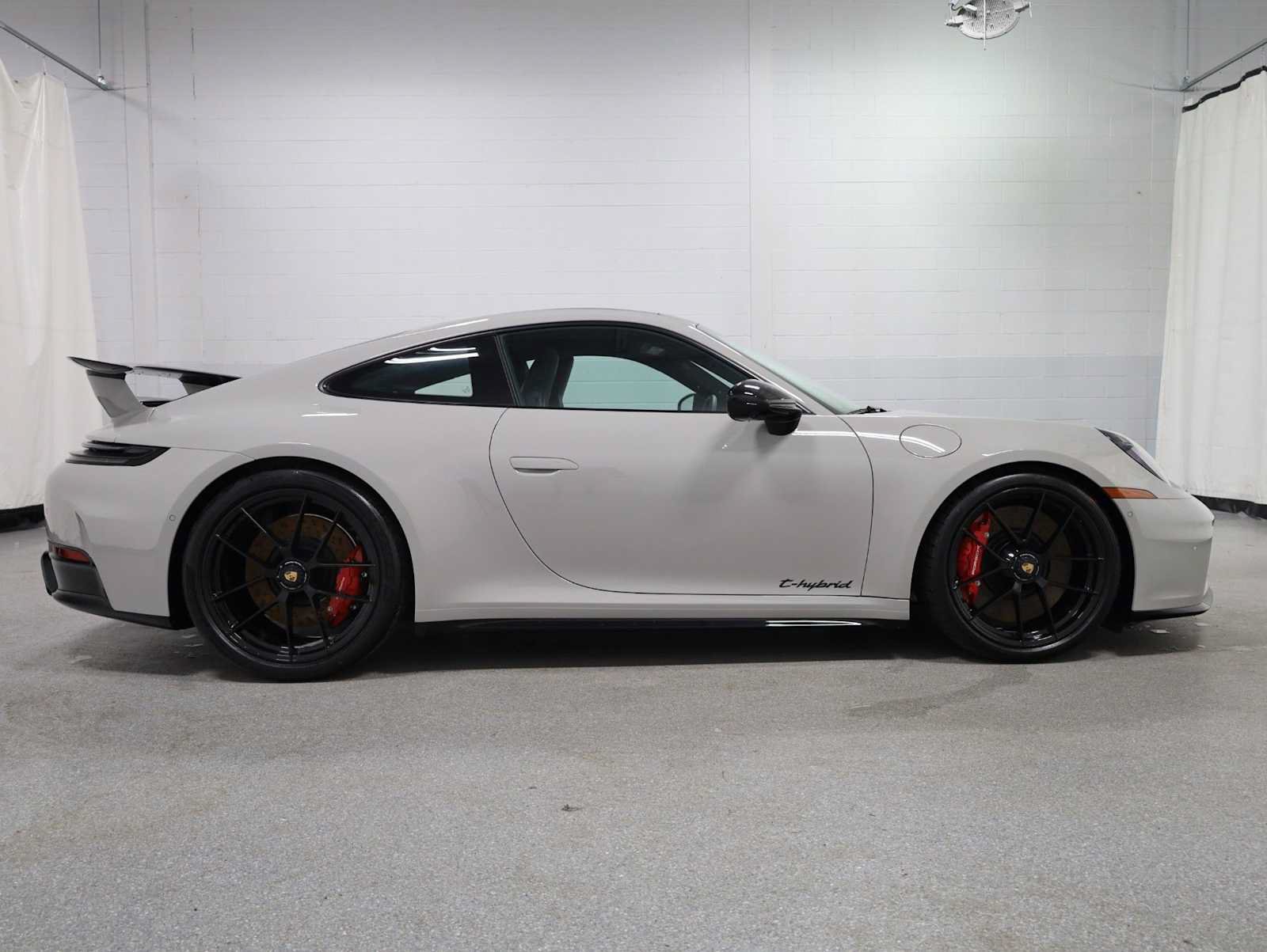 Used 2026 Porsche 911 Carrera GTS RWD image 10