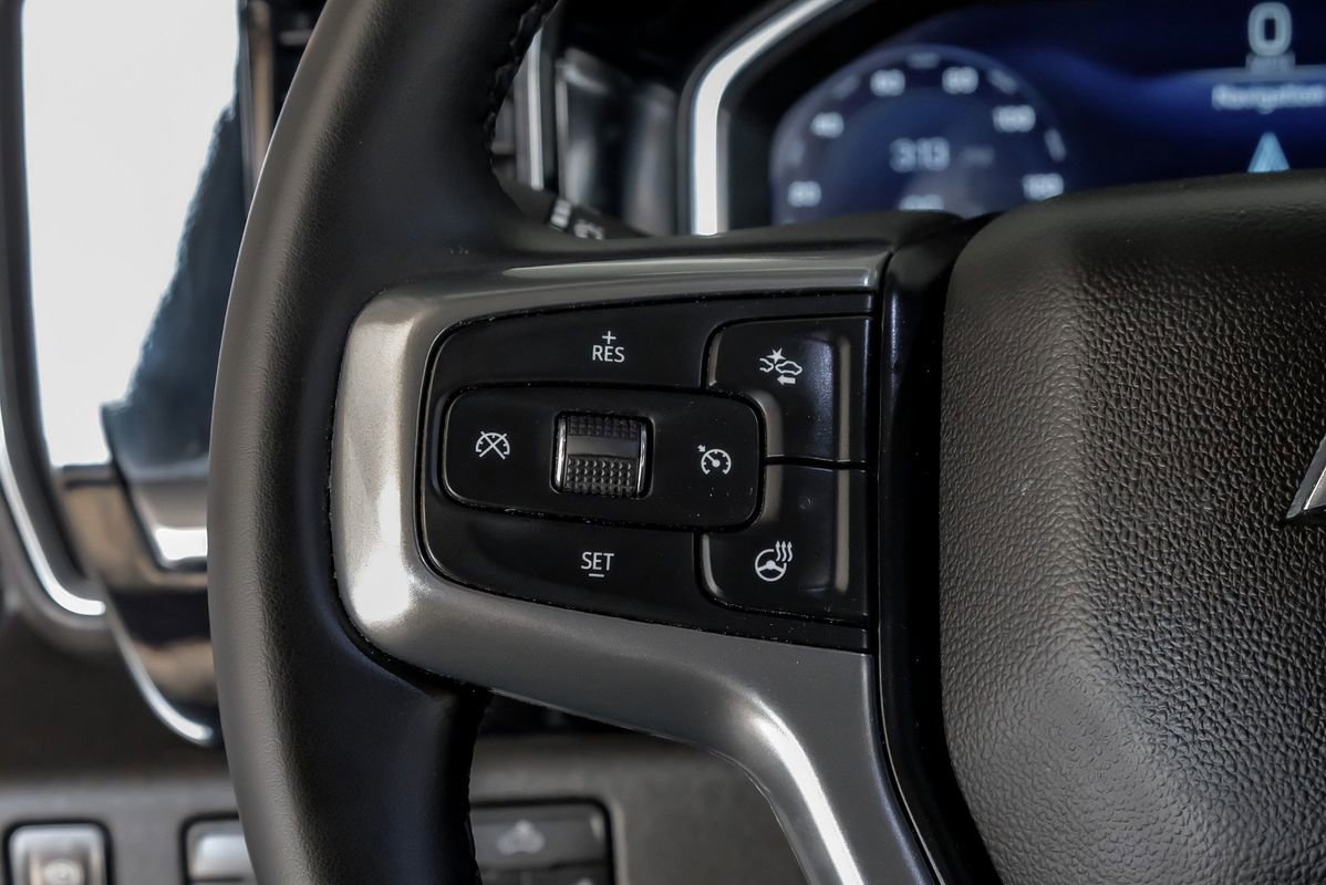 Used 2025 Chevrolet Silverado 2500 LT w/ Convenience Package image 17