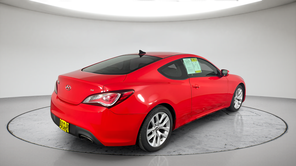 Used 2016 Hyundai Genesis 3.8 RWD image 3