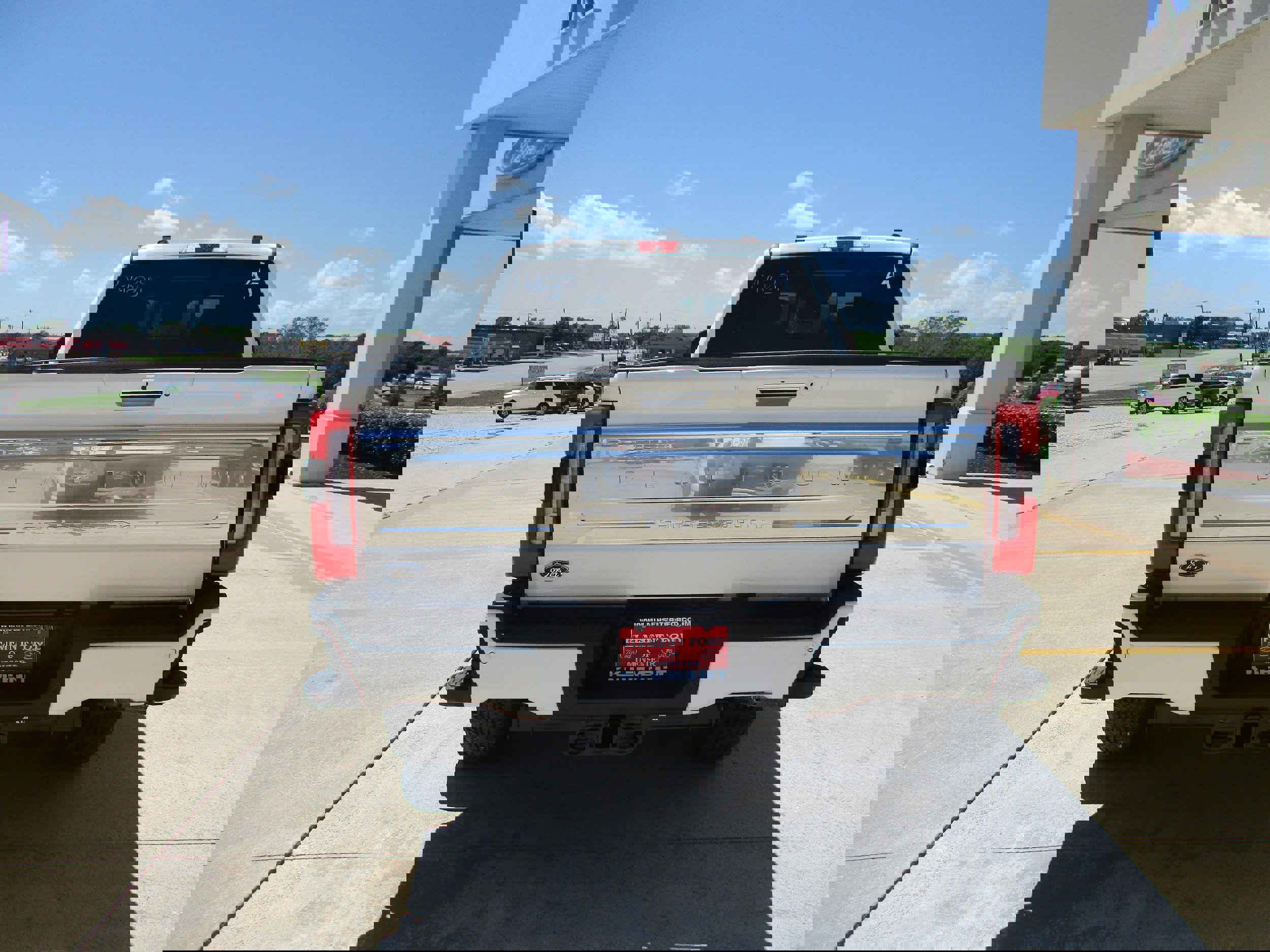 New 2024 Ford F250 Platinum w/ FX4 Off-Road Package image 5