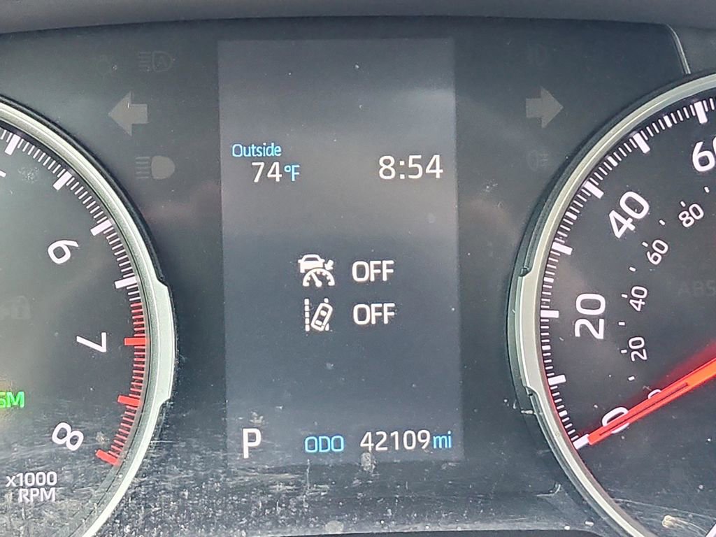 Used 2021 Toyota RAV4 XLE image 30