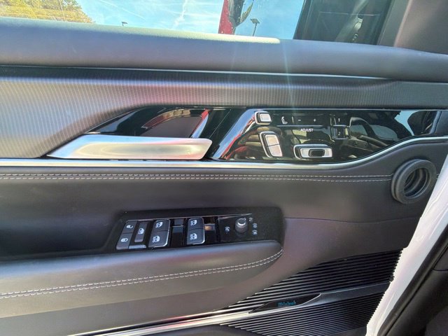 Used 2025 Jeep Grand Wagoneer Series II Obsidian w/ Quick Order Packagew 28T AWD/4WD image 19
