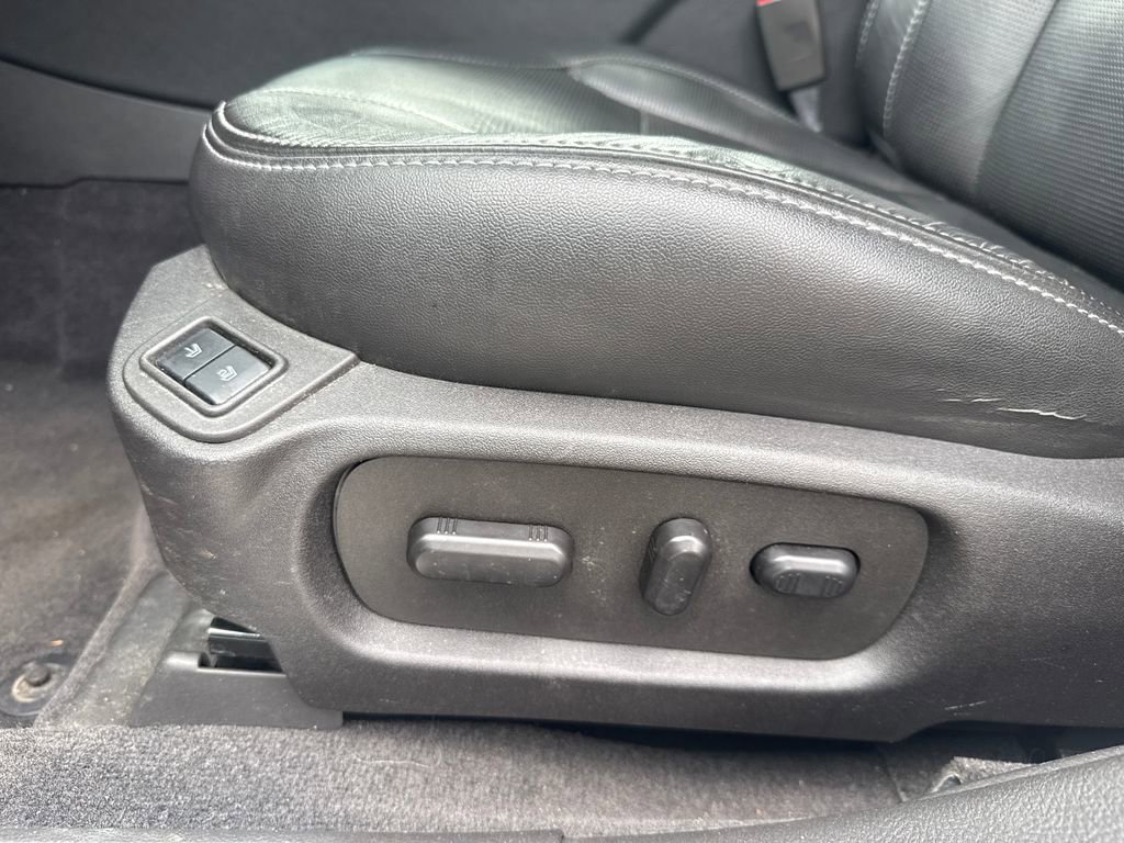 Used 2017 Ford Taurus Limited w/ Driver Assist Package AWD/4WD image 10