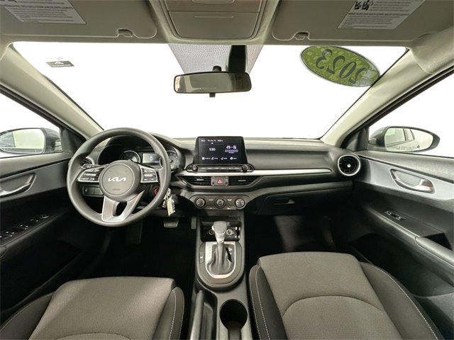 Used 2023 Kia Forte LXS image 3