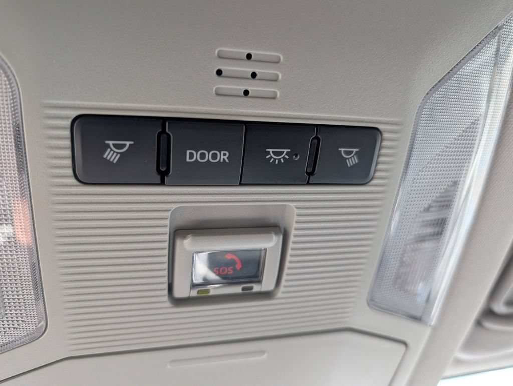 Used 2023 Toyota RAV4 XLE FWD image 12