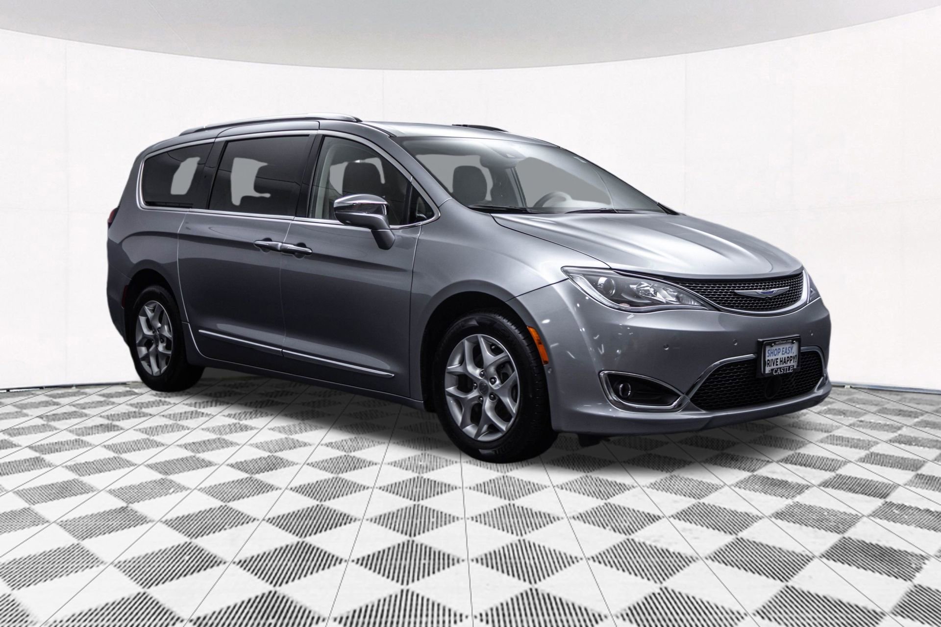 Used 2020 Chrysler Pacifica Limited w/ Advanced Safetytec Group FWD image 16