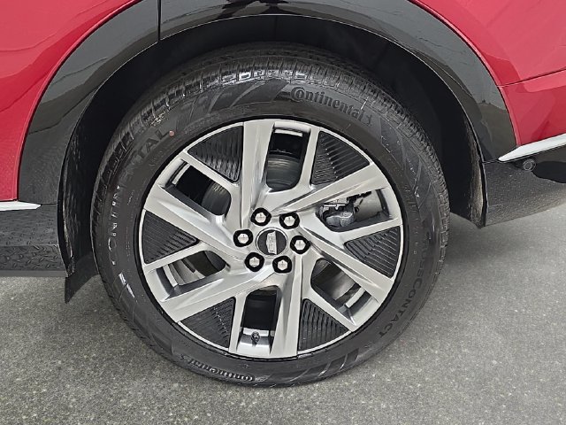 New 2027 Cadillac Optiq Luxury w/ LPO, Floor Liner Package AWD/4WD image 30