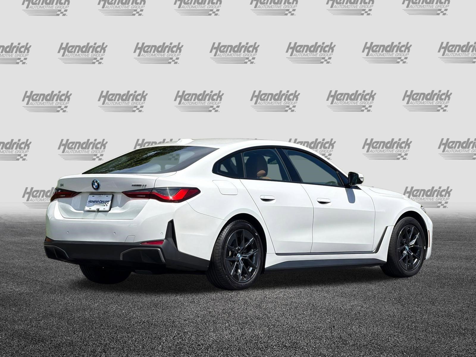 Used 2023 BMW i4 eDrive35 image 5