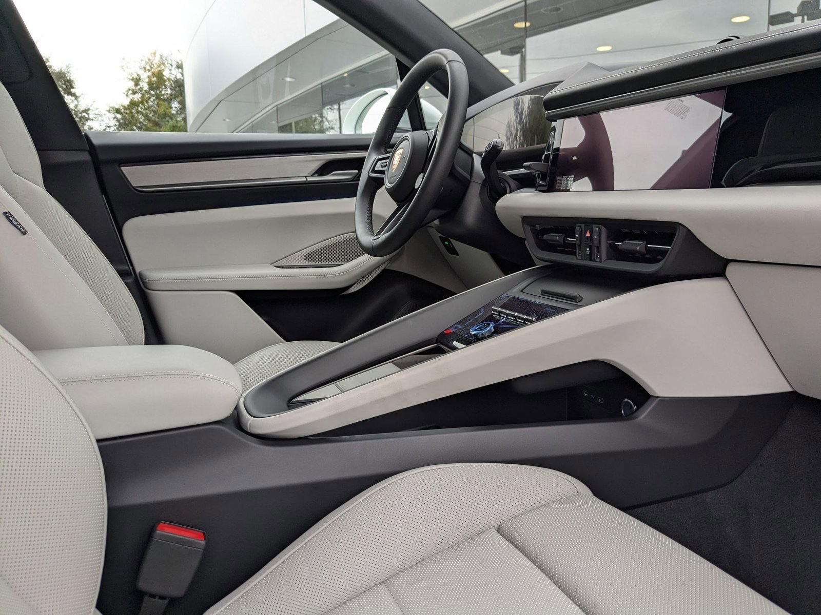 New 2025 Porsche Macan 4S Electric image 27