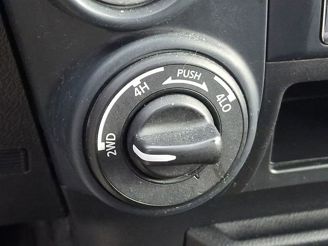 Used 2022 Nissan Titan SV image 25